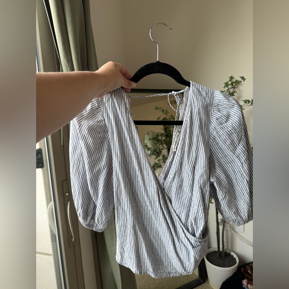 Abercrombie top